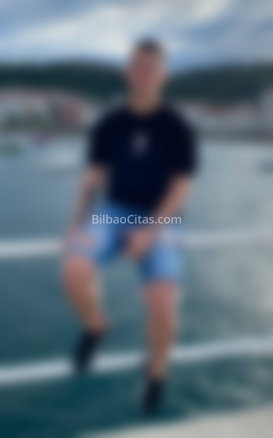 Mikel, joven colombiano . 617404481. Citas en BILBAO, BILBAO. www.bilbaocitas.com.