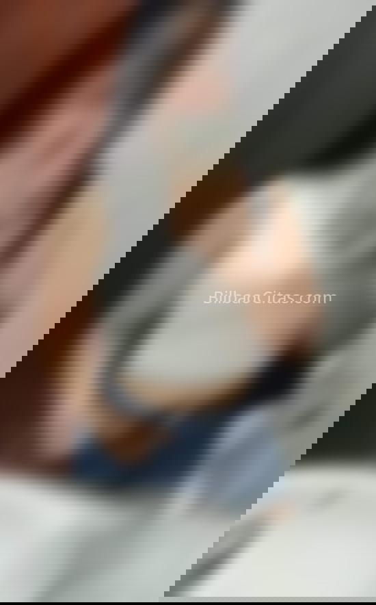 Danna, jovencita con cara de muñeca. 687155050. Citas en BILBAO, BILBAO. www.bilbaocitas.com.