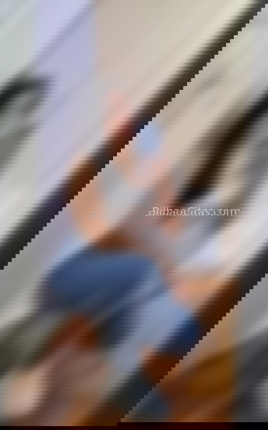 Danna, jovencita con cara de muñeca. 687155050. Citas en BILBAO, BILBAO. www.bilbaocitas.com.