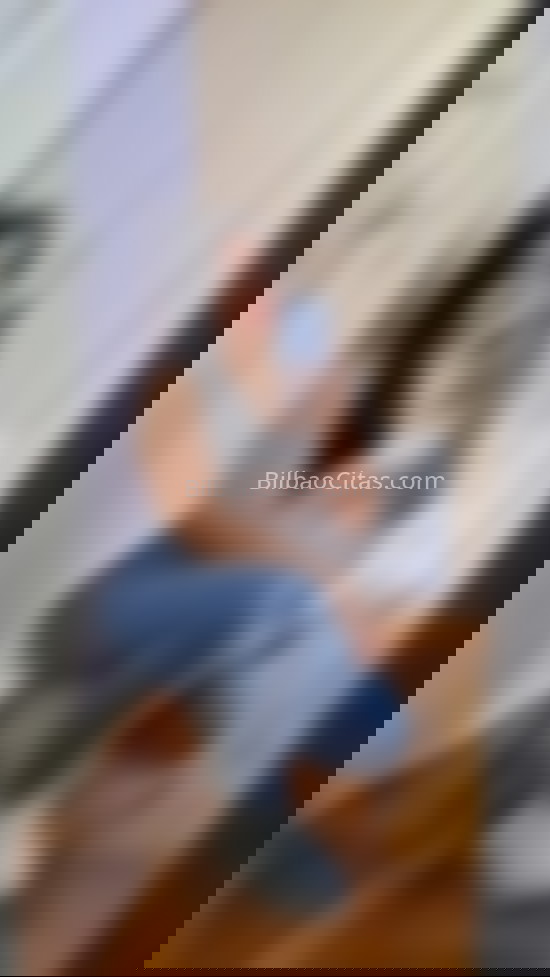 Danna, jovencita con cara de muñeca. 687155050. Citas en BILBAO, BILBAO. www.bilbaocitas.com.