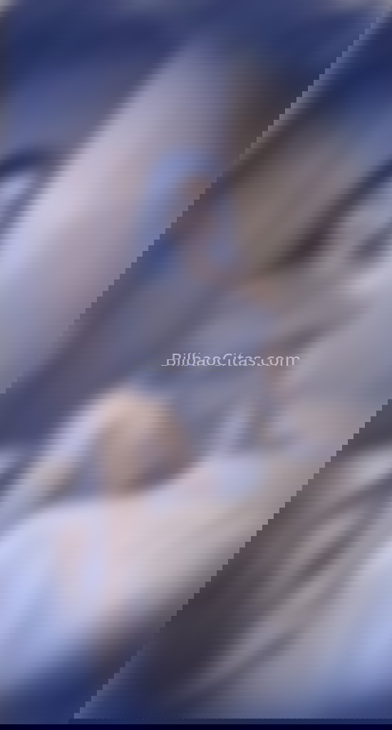 Luna, encantadora chica cubana. 611869518. Citas en BILBAO, BILBAO. www.bilbaocitas.com.