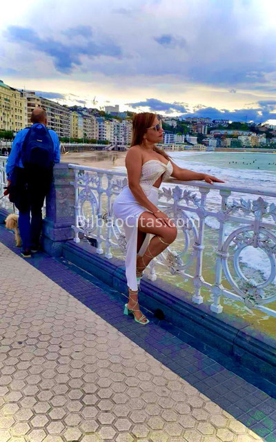 Natalia, mujer latina encantadora. 631456712. Citas en BILBAO, BILBAO. www.bilbaocitas.com.