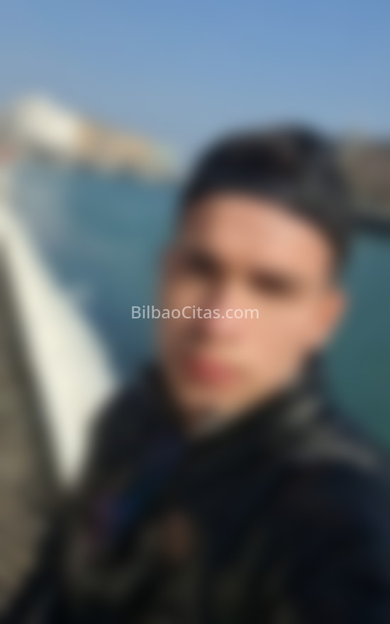 Chico colombiano. 663572995. Citas en BILBAO, BILBAO. www.bilbaocitas.com.