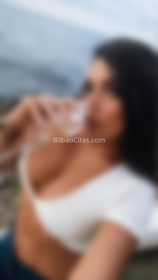 Ariadna, morena aventurera. 613968258. Citas en BILBAO, BILBAO. www.bilbaocitas.com.