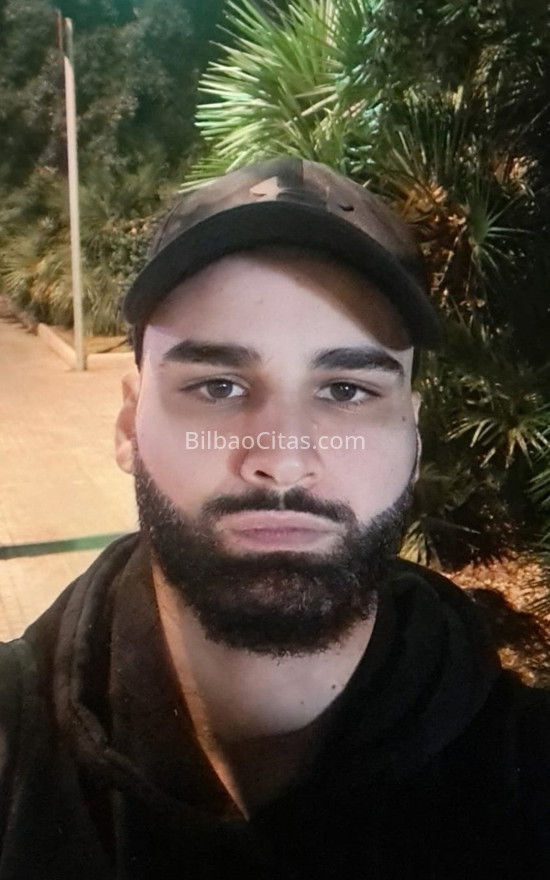 Saúl, educado y buen amigo. 610657829. Citas en BILBAO, BILBAO. www.bilbaocitas.com.