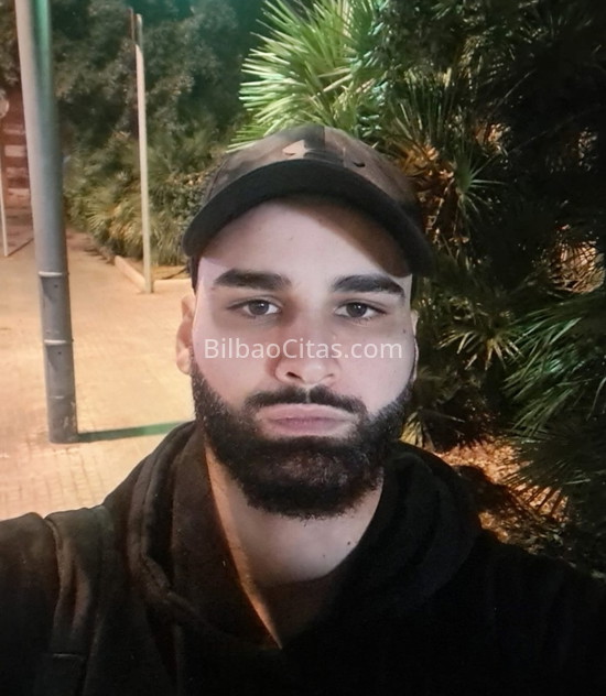 Saúl, educado y buen amigo. 610657829. Citas en BILBAO, BILBAO. www.bilbaocitas.com.