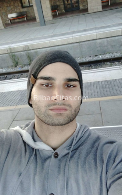 Saúl, educado y buen amigo. 610657829. Citas en BILBAO, BILBAO. www.bilbaocitas.com.