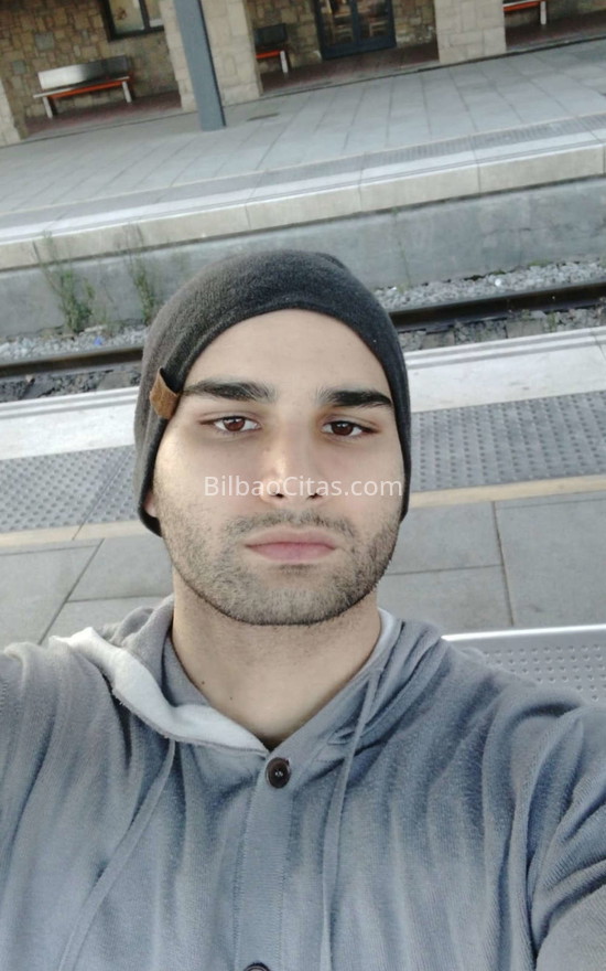Saúl, educado y buen amigo. 610657829. Citas en BILBAO, BILBAO. www.bilbaocitas.com.