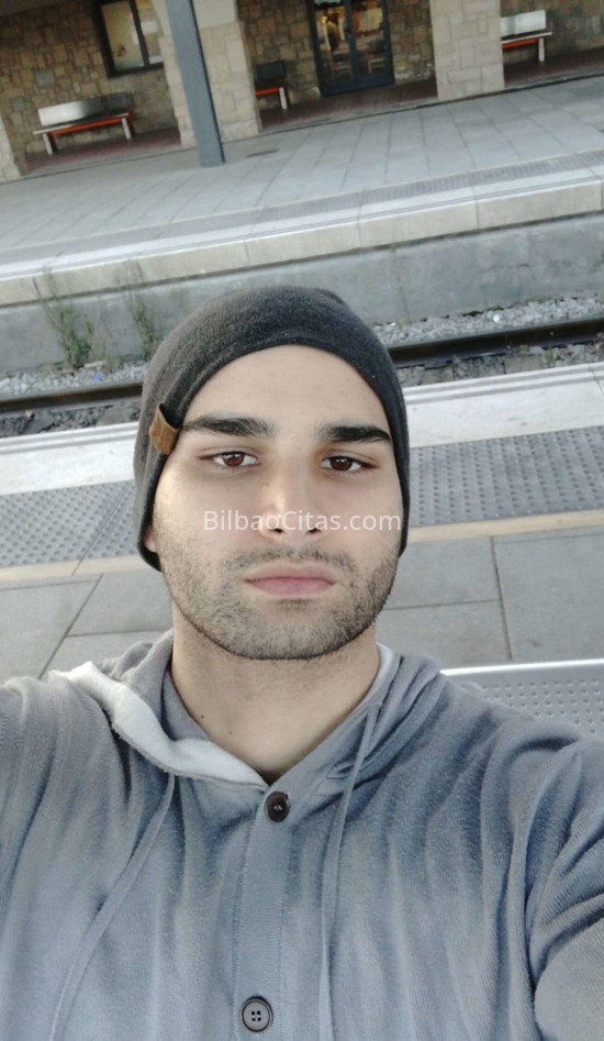 Saúl, educado y buen amigo. 610657829. Citas en BILBAO, BILBAO. www.bilbaocitas.com.
