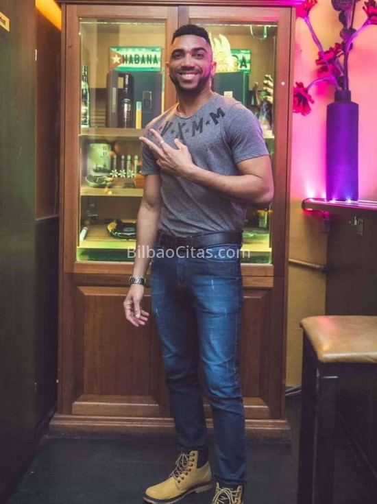Nairon, chico cubano. 602640002. Citas en BILBAO, BILBAO. www.bilbaocitas.com. Nairon, chico cubano. 602640002. Citas en BILBAO, BILBAO. www.bilbaocitas.com.
