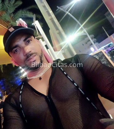 Nairon, chico cubano. 602640002. Citas en BILBAO, BILBAO. www.bilbaocitas.com.