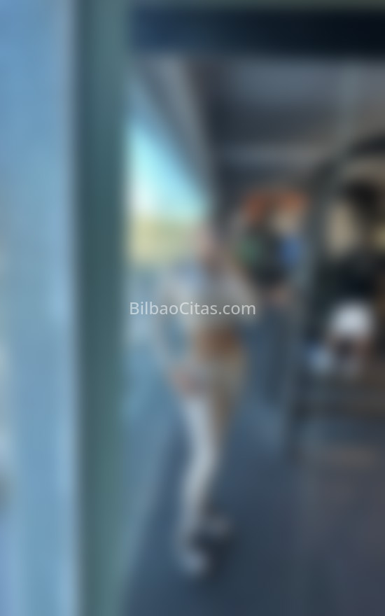 Sirena, chica colombiana . 643311002. Citas en BILBAO, BILBAO. www.bilbaocitas.com.