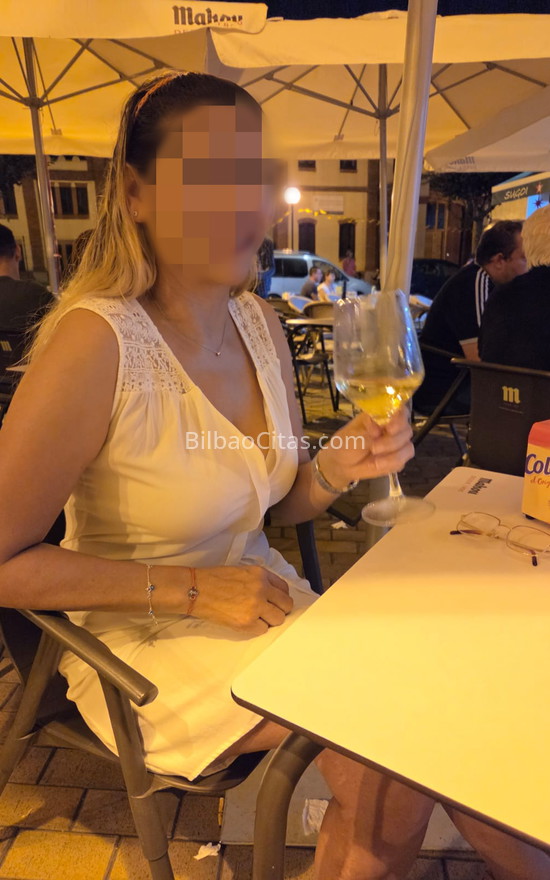 Karla, mujer paraguaya muy positiva. 602460347. Citas en BILBAO, BILBAO. www.bilbaocitas.com.