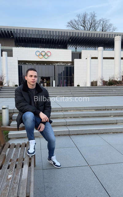 Santiago, joven colombiano. 622421872. Citas en BILBAO, BILBAO. www.bilbaocitas.com.