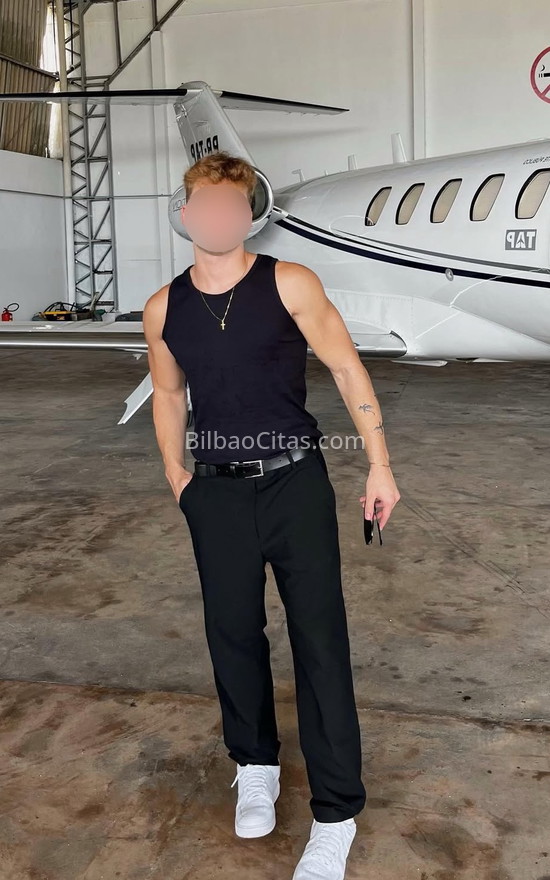 Alex, joven brasileño. 635717340. Citas en BILBAO, BILBAO. www.bilbaocitas.com.