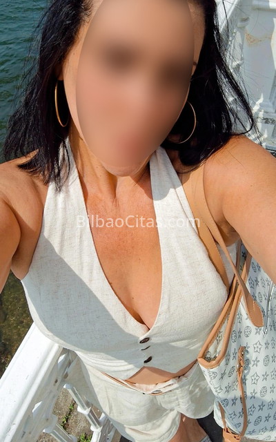 Samanta, recién llegada a la ciudad. 603385048. Citas en BILBAO, BILBAO. www.bilbaocitas.com.