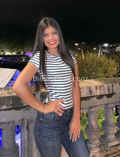 Koral, guapa colombiana. 603142010. Citas en BILBAO, BILBAO. www.bilbaocitas.com.