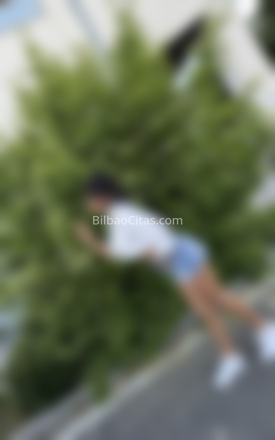 Valeria, jovencita colombiana. 613950109. Citas en BILBAO, BILBAO. www.bilbaocitas.com.