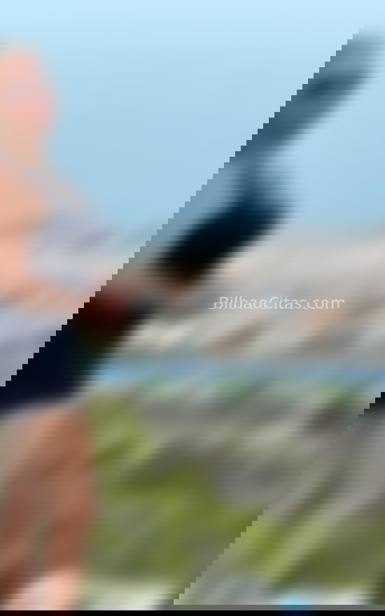 Flor, mujer encantadora y enrollada. 642865107. Citas en BILBAO, BILBAO. www.bilbaocitas.com.