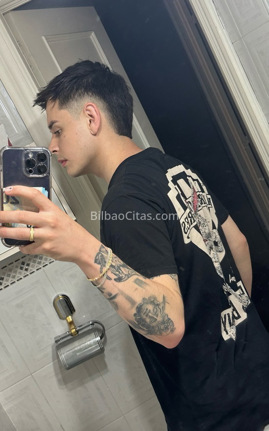 Dave, chico latino descomplicado. 664456169. Citas en BILBAO, BILBAO. www.bilbaocitas.com. Dave, chico latino descomplicado. 664456169. Citas en BILBAO, BILBAO. www.bilbaocitas.com.