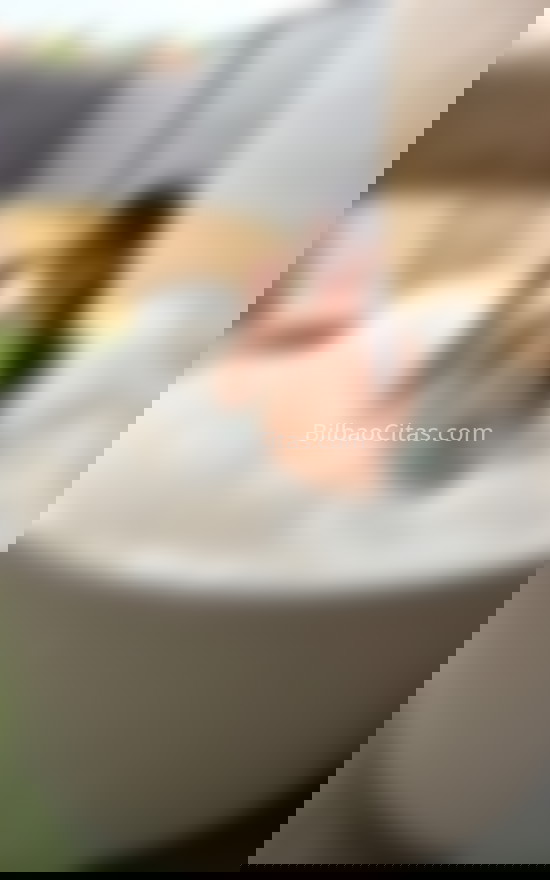 Cloe, encantadora joven colombiana. 613599312. Citas en BILBAO, BILBAO. www.bilbaocitas.com.