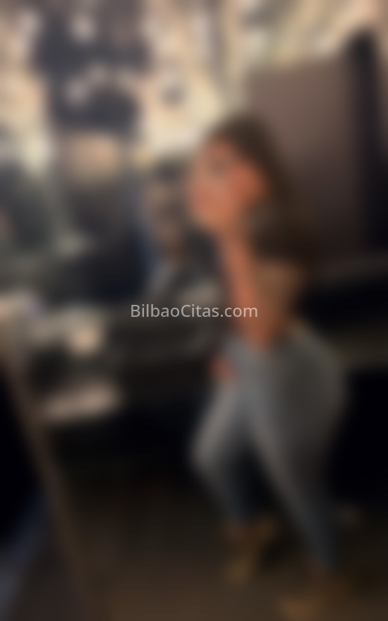 Camila, joven colombiana. 613269156. Citas en BILBAO, BILBAO. www.bilbaocitas.com.