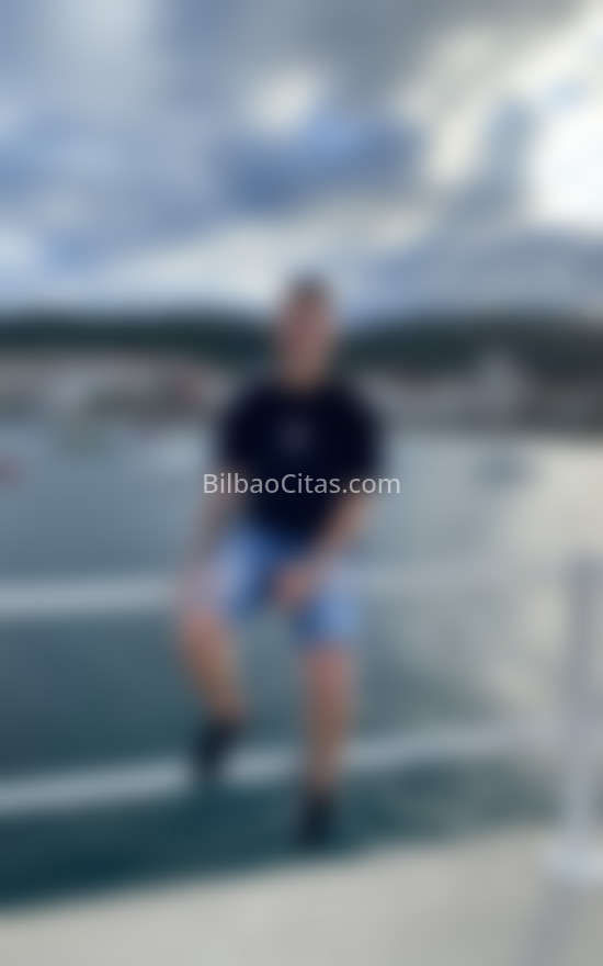 Mikel, joven colombiano. 617404481. Citas en BILBAO, BILBAO. www.bilbaocitas.com.
