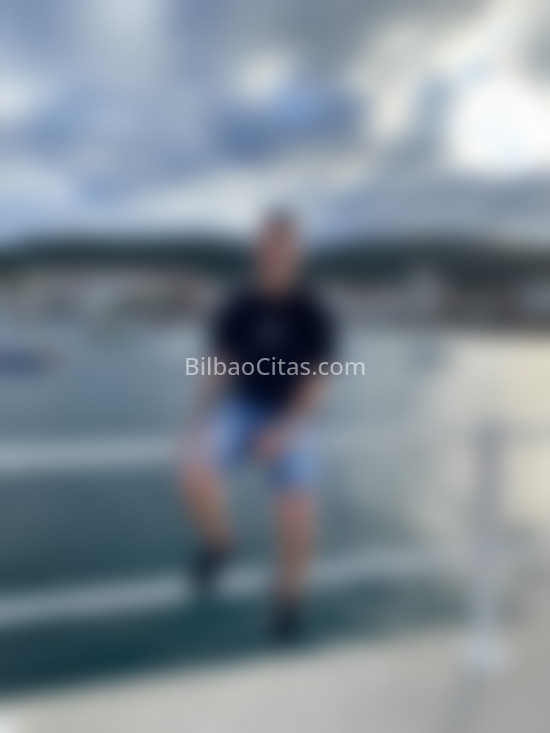 Mikel, joven colombiano. 617404481. Citas en BILBAO, BILBAO. www.bilbaocitas.com.