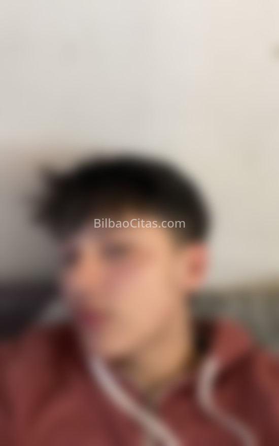 Cris, latino 19 años . 643176930. Citas en BILBAO, BILBAO. www.bilbaocitas.com.