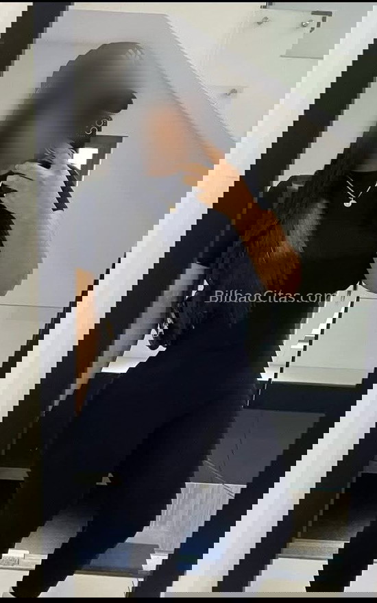 Ana, desenvuelta y decidida. 635850487. Citas en BILBAO, BILBAO. www.bilbaocitas.com.