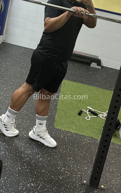 Alexander . 662924595. Citas en BILBAO, BILBAO. www.bilbaocitas.com.