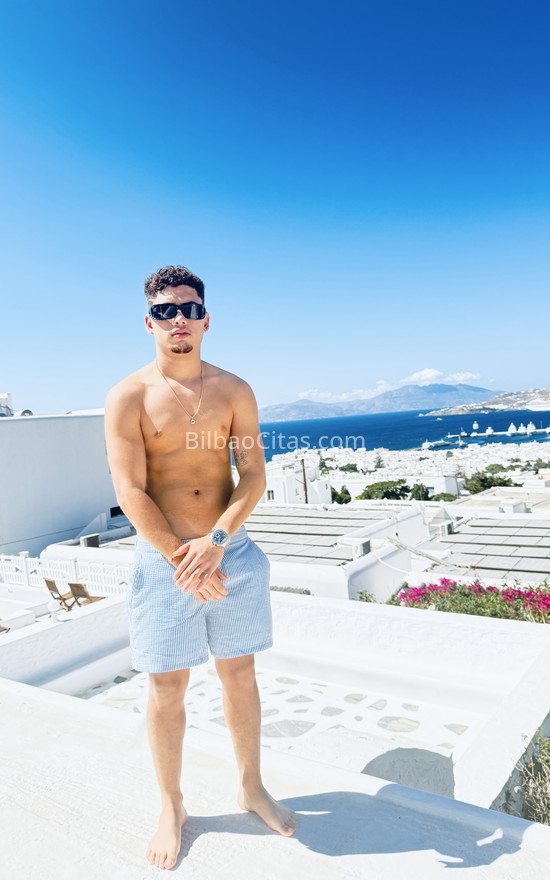 Joel, joven latino muy atractivo . 663473633. Citas en BILBAO, BILBAO. www.bilbaocitas.com.